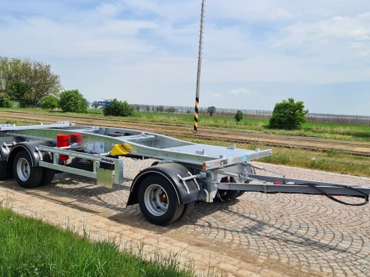 Przyczepy kontenerowe z&nbsp;obrotnicą